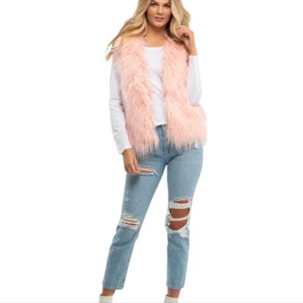 Shaggy Faux Fur Vest Peach Open Style Cozy Soft Elegant Versatile Mob Wife Small